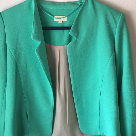 Stunning sea foam green blazer - Picture 2 of 3